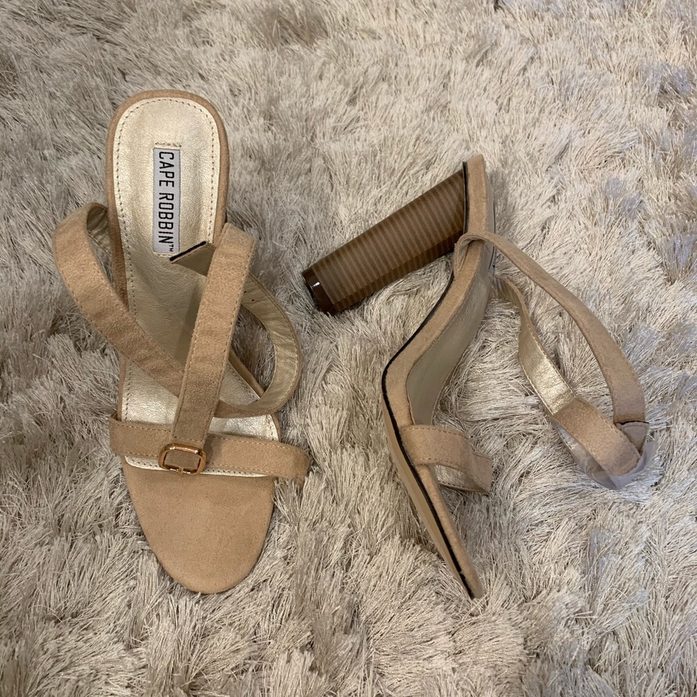 NEW Cape Robbin heels